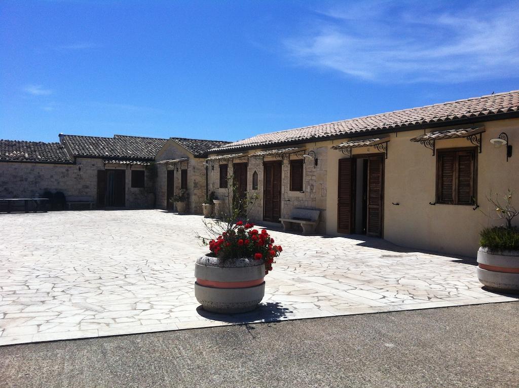 Oasi Di Cava Ispica Villa Pietre Nere San Zagaria Exterior photo
